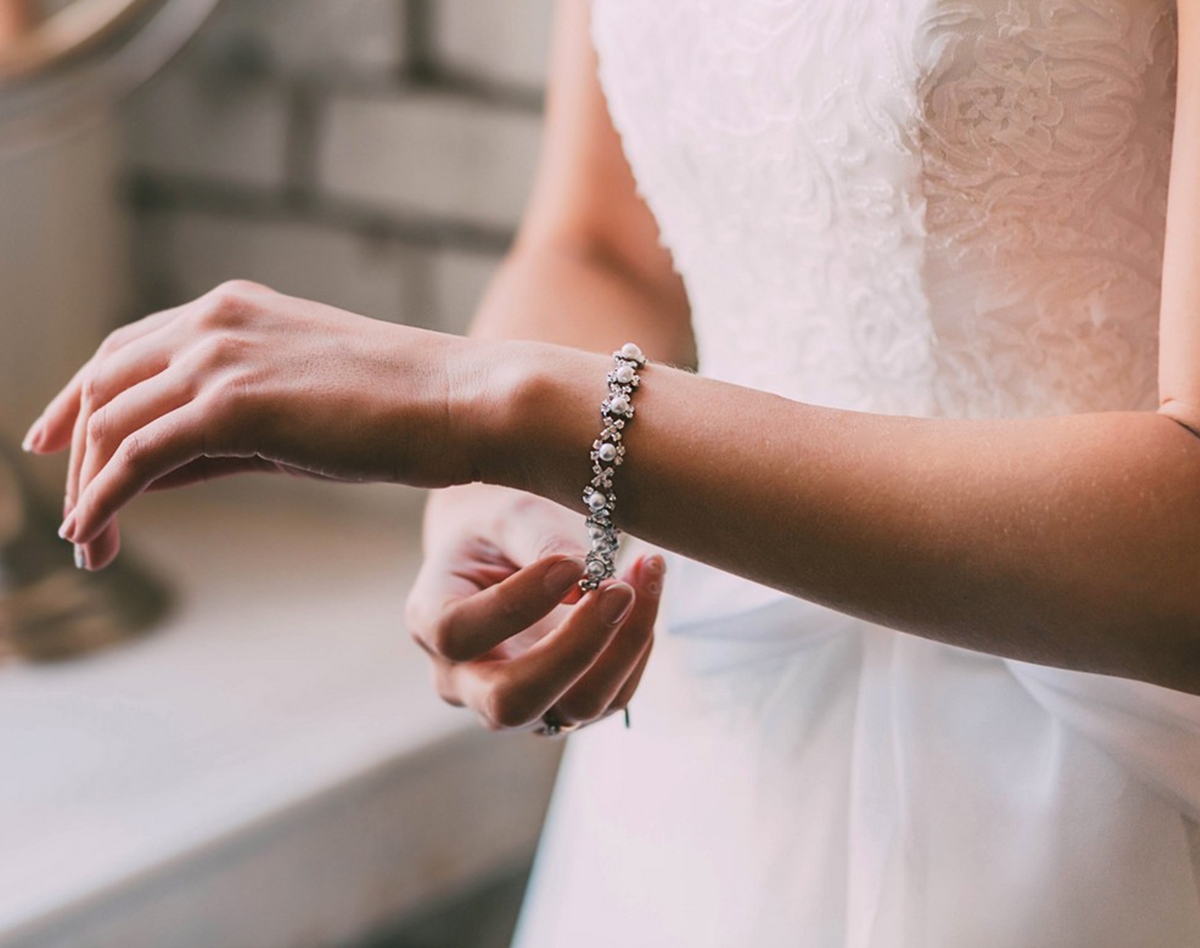 Best Budget iOS SmartWatch Best Budget iOS SmartWatch