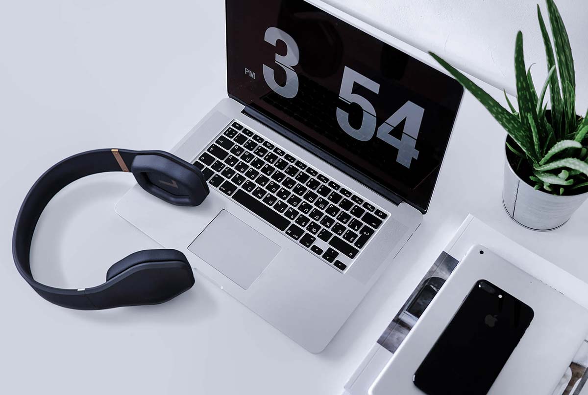 The Electronics Shopping Guide: How Find the Best Deals