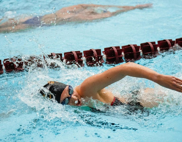 Stroke by stroke, race to win water is your battlefield today!