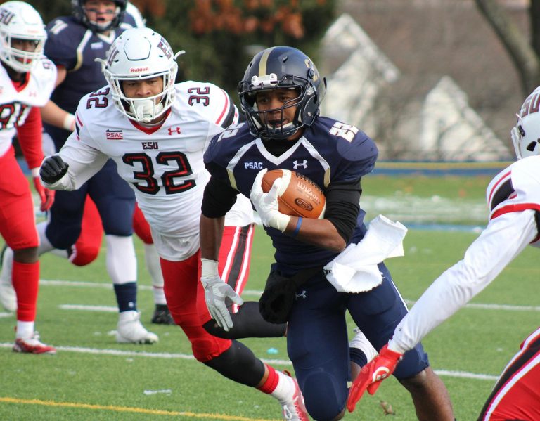 The sun, the wind, the game pure happiness outside!