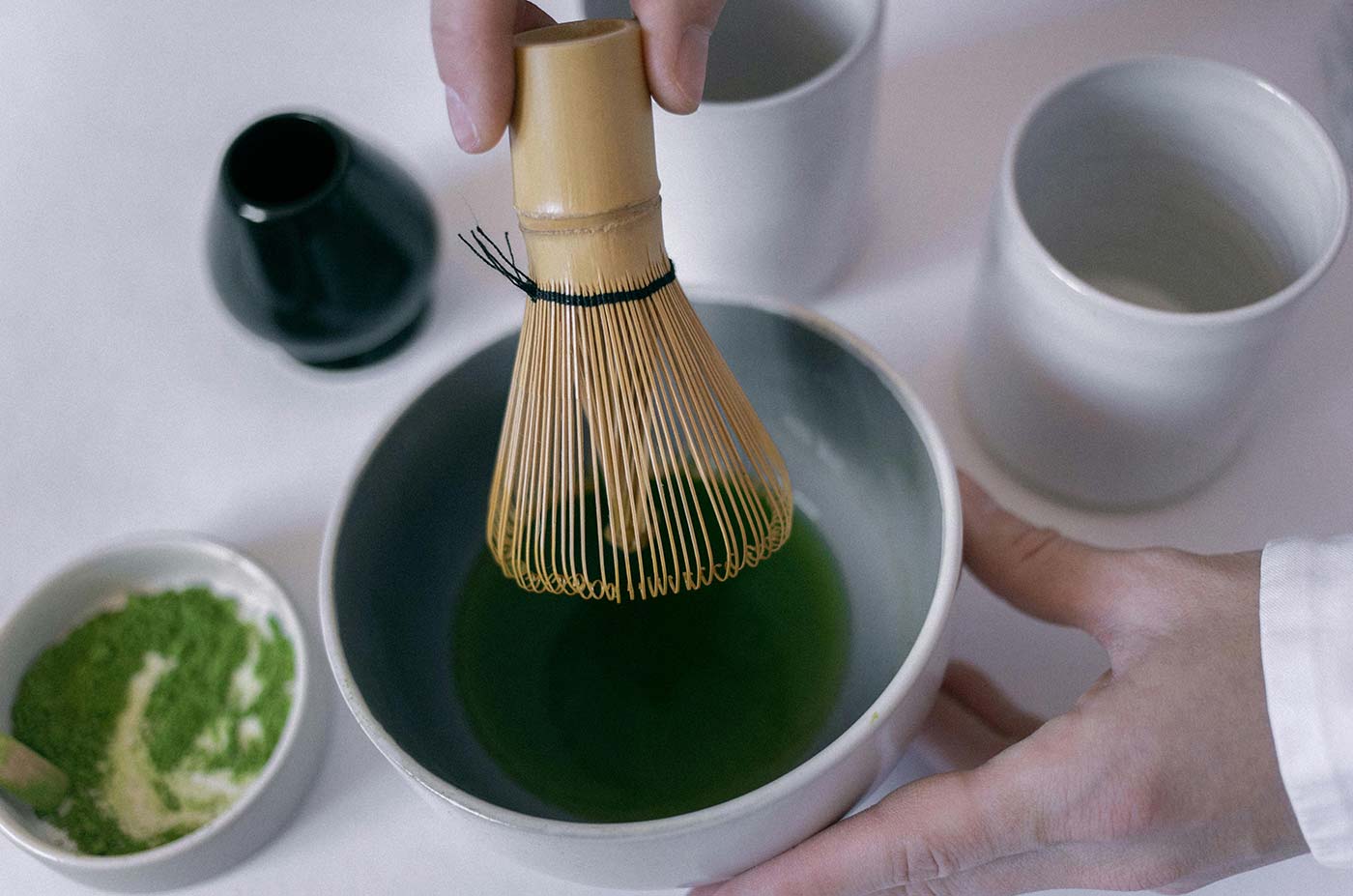 This organic green powder supports a healthy and balanced lifestyle