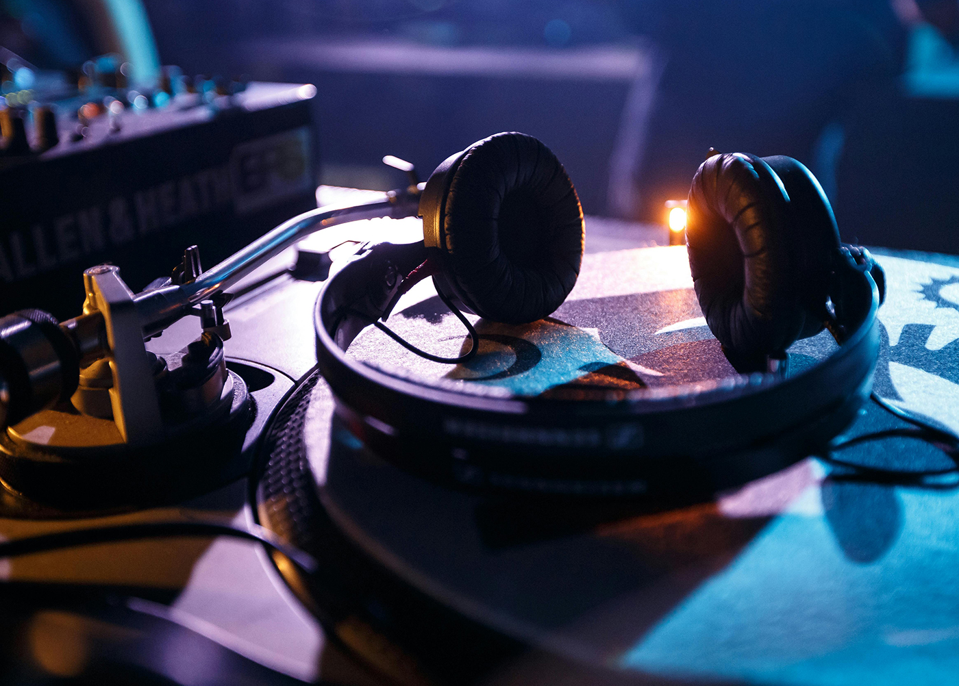 Musical sound instruments designed for artists and learners